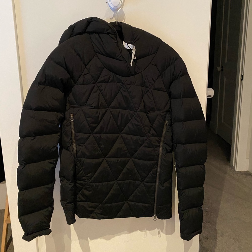 Lululemon down pullover hooded 4